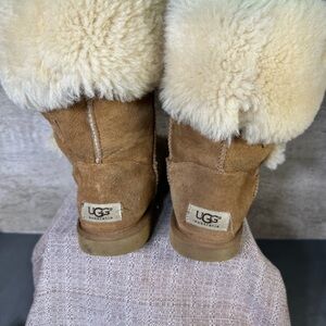 UGG Brown Sheepskin Sole